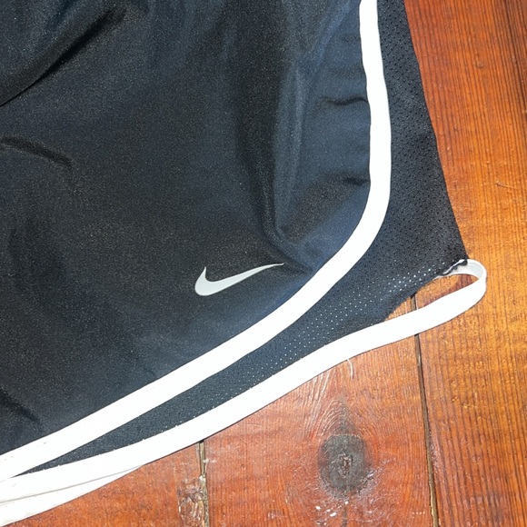 Plus size Nike tempo shorts - Picture 2 of 4
